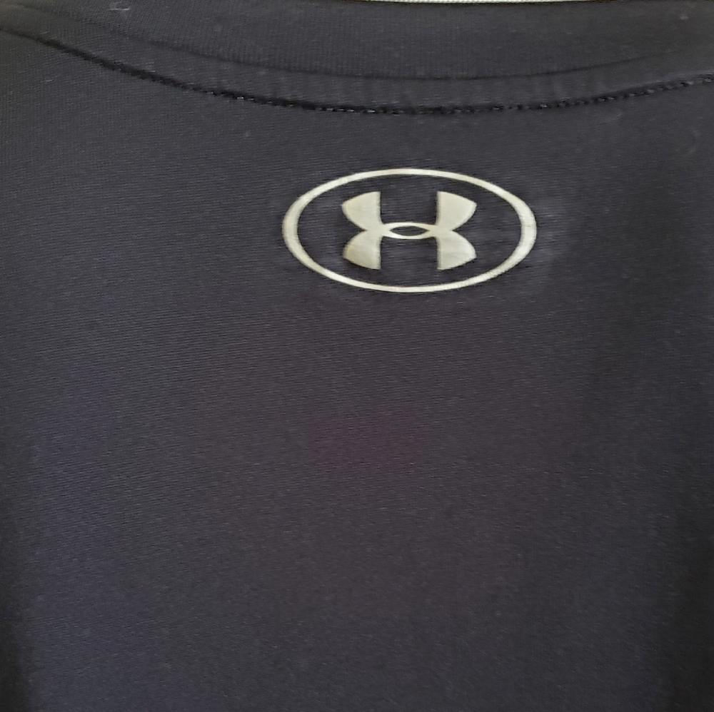 Under Armour V-neck Loose Heatgear Tshirt - Picture 8 of 10